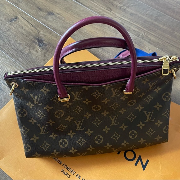 LOUIS VUITTON-AUTHENTIC Large Signature Logo Canvas Fuchsia Handbag - Picture 4 of 16